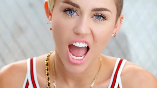 miley_Cyrus-hot-just-dance-2015-001